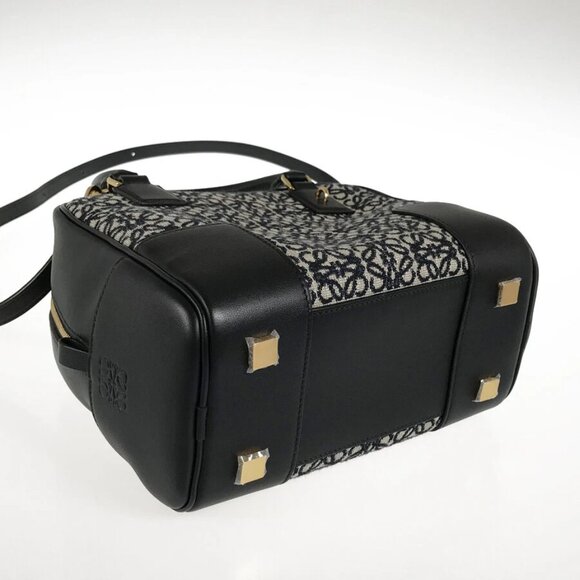 LOEWE Anagrams Amazona 19 Hand bag - Picture 3 of 15